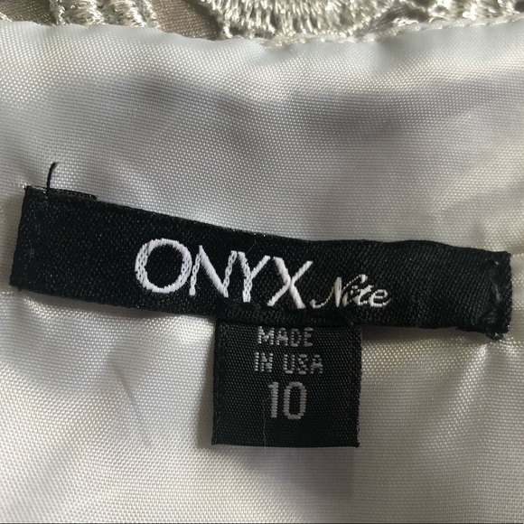 ONYX Nite Dress 10 Lined Beautiful Metallic Lace Overlay Scalloped Hem Vintage - Picture 7 of 7